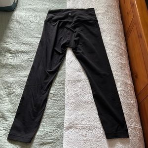 Lululemon 7/8 Black Legging Size 6